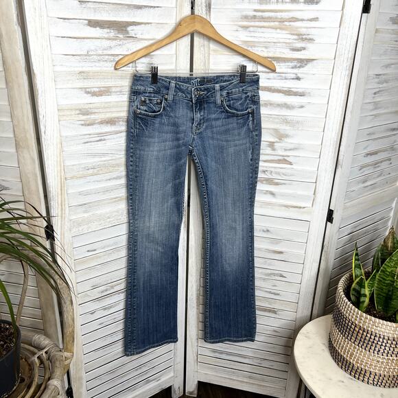 MISS ME JP4738 Women's Fleur De Lis Boot Cut Distressed Jeans Med Wash 27 - Picture 3 of 16